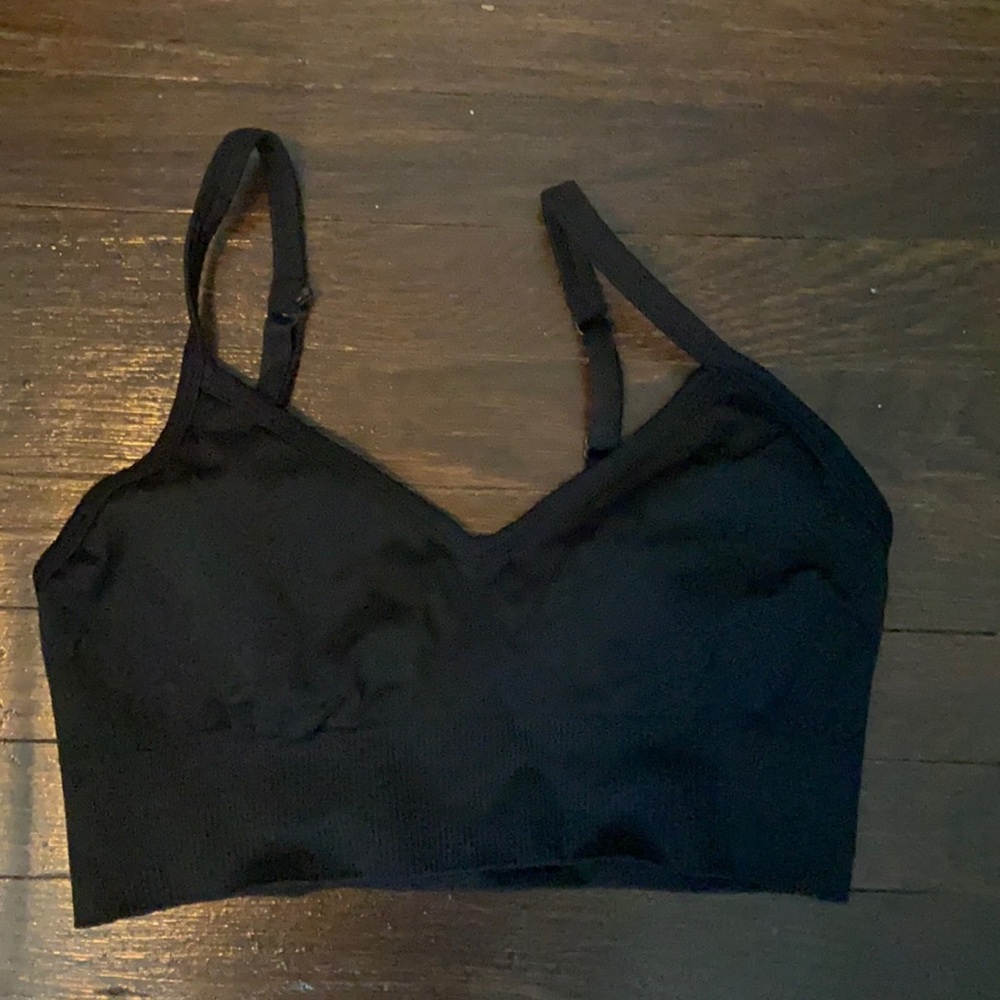 Lululemon bra, changeable straps